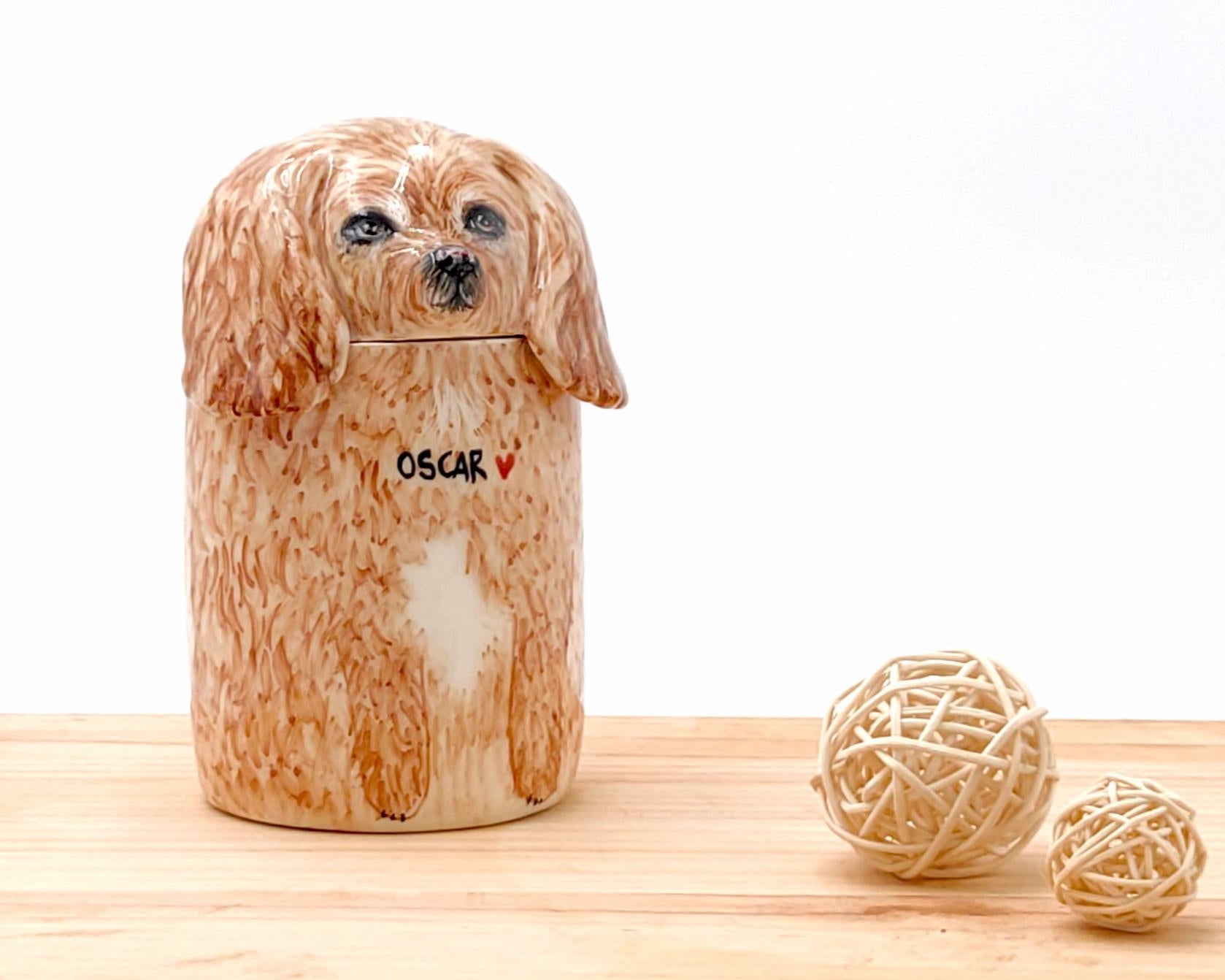 Customizable Memorial Urn for Dogs: The "Always Near" Keepsake